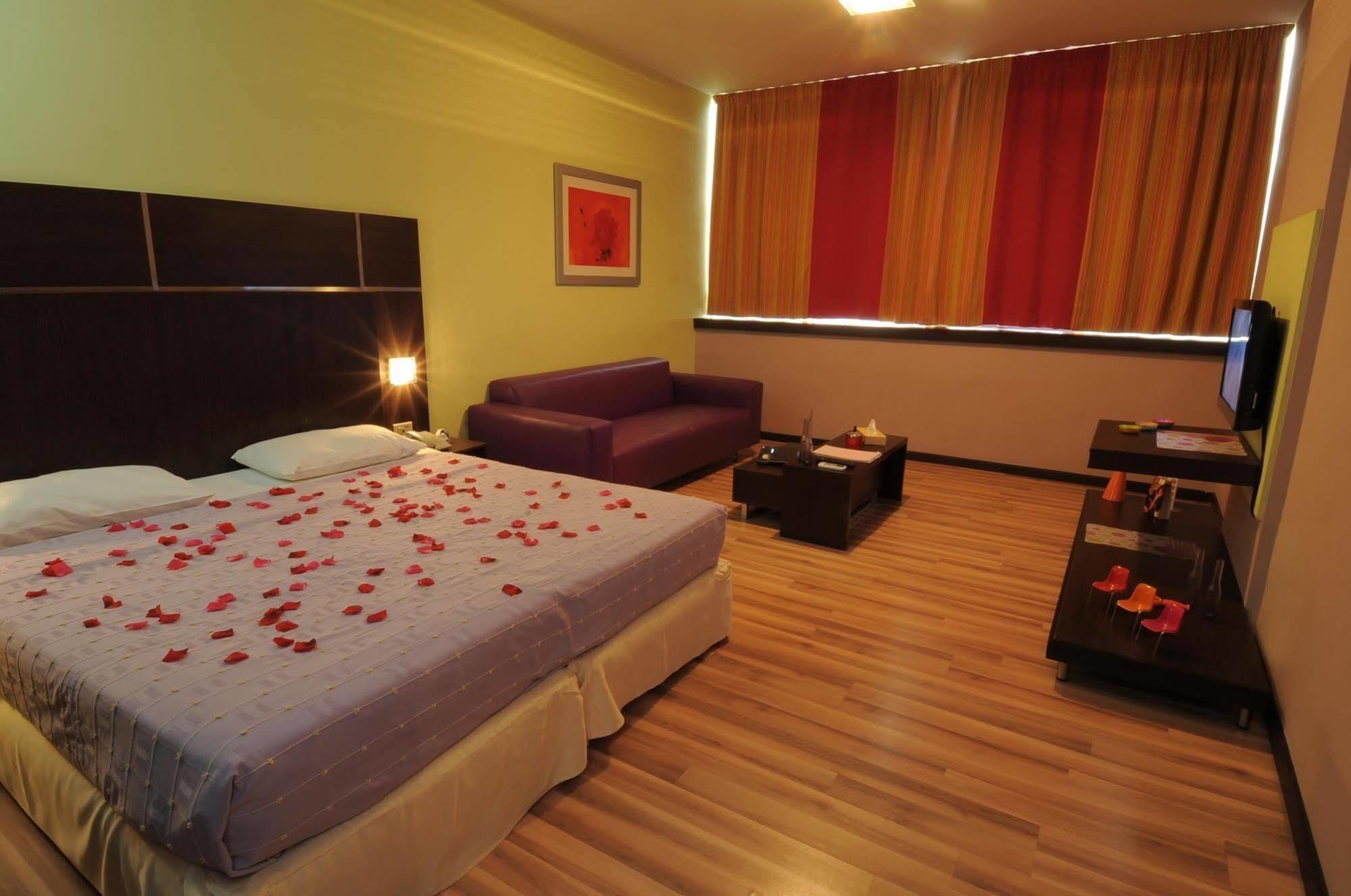 Suite Hotel Merlot - Бейрут Екстер'єр фото